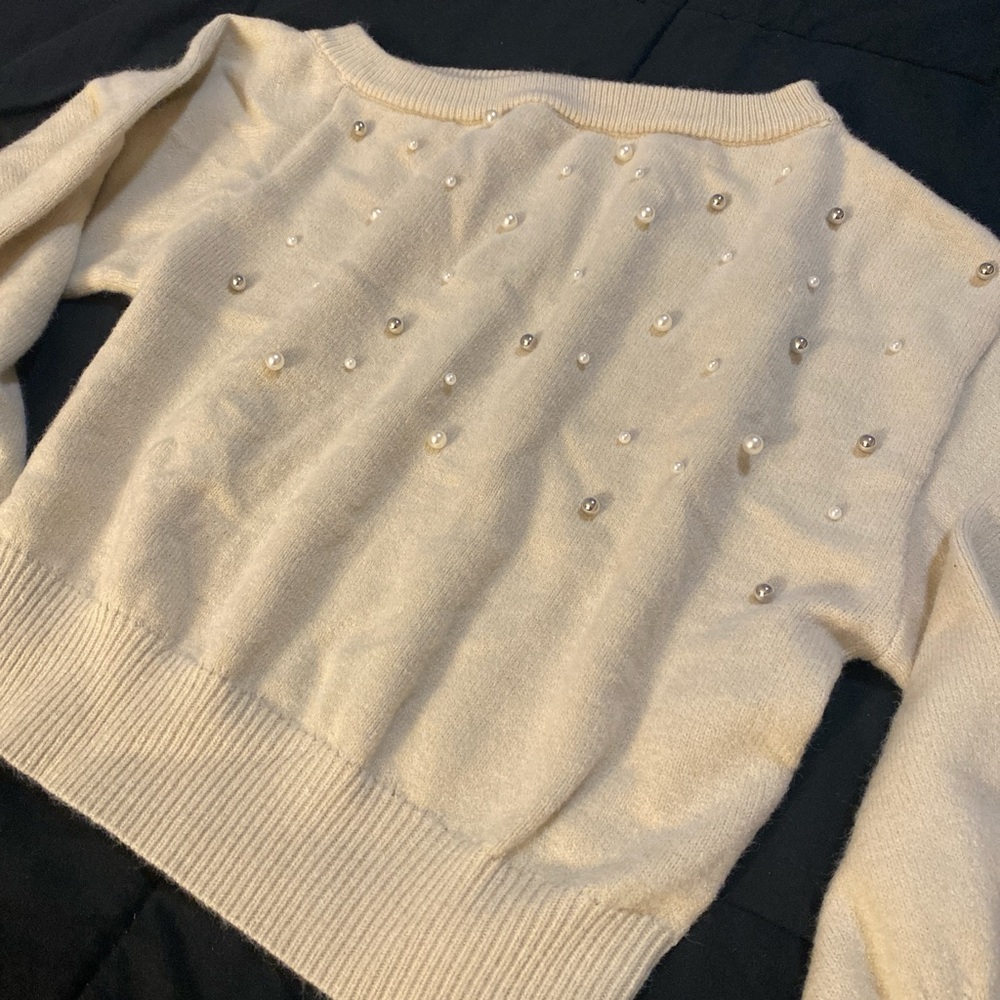Chic Off-the-Shoulder Crop Cream Sweater with Pearl Details